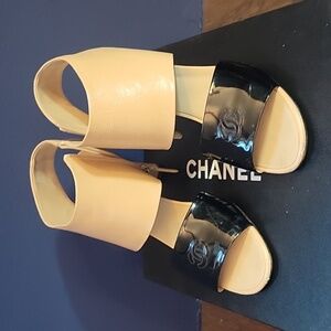 Chanel Women's Two Tone Leather Sandals - nearly brand new!